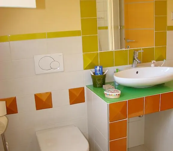 Hiša za goste Oriana 3*